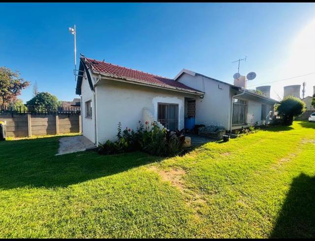 6 BEDROOM HOUSE FOR SALE IN CRESSLAWN